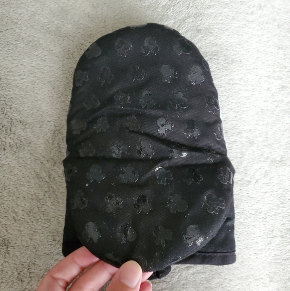 [NWOT] Minnie Mouse Oven Mitts - Picture 2 of 3
